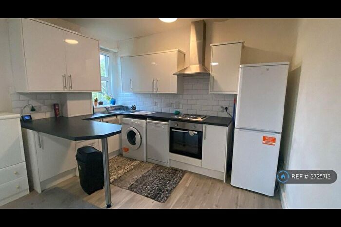 2 Bedroom Flat To Rent In Dens Road, Dundee, DD3