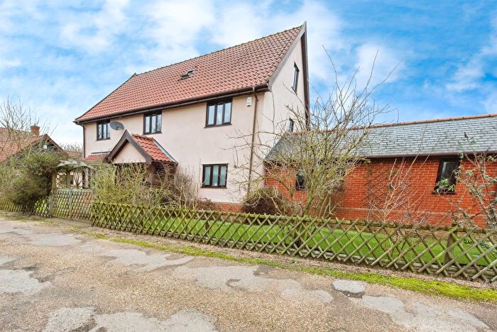 6 Bedroom Detached House For Sale In Goodrich Close, Cotton, Stowmarket, IP14