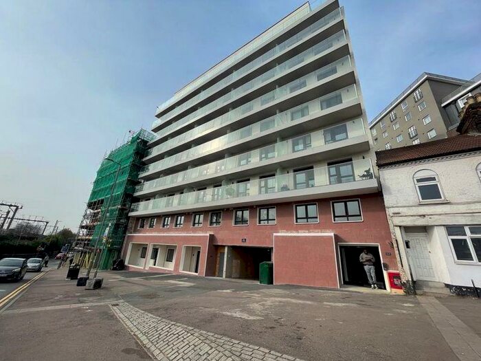 2 Bedroom Apartment To Rent In Midland Apartments, Midland Road, Town Centre, LU2