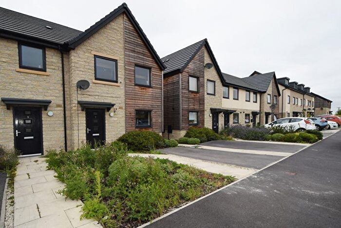 3 Bedroom Town House To Rent In Park Way, Thurnscoe, S63