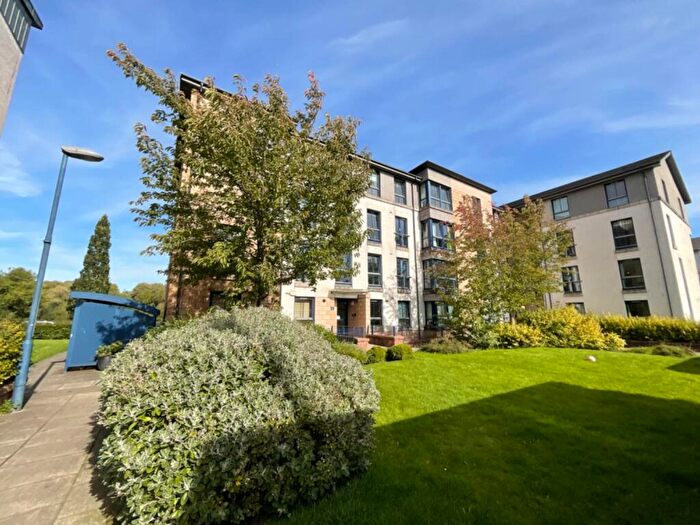 2 Bedroom Flat To Rent In Ritz Place [, Oatlands, G5