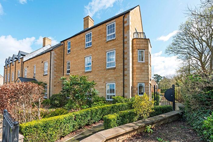 2 Bedroom Flat For Sale In Station Road, Bourton-On-The-Water, GL54