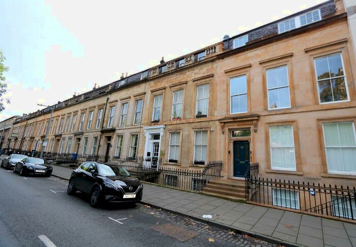3 Bedroom Flat To Rent In Woodside Place, Glasgow, G3