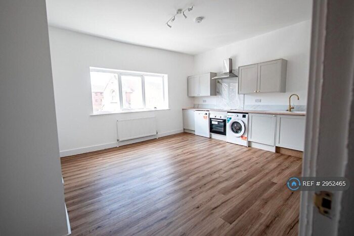 2 Bedroom Flat To Rent In Connaught Road, Portsmouth, PO2