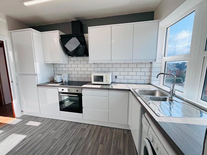 3 Bedroom Flat To Rent In Wimborne Road, Winton Banks, Bournemouth, BH9