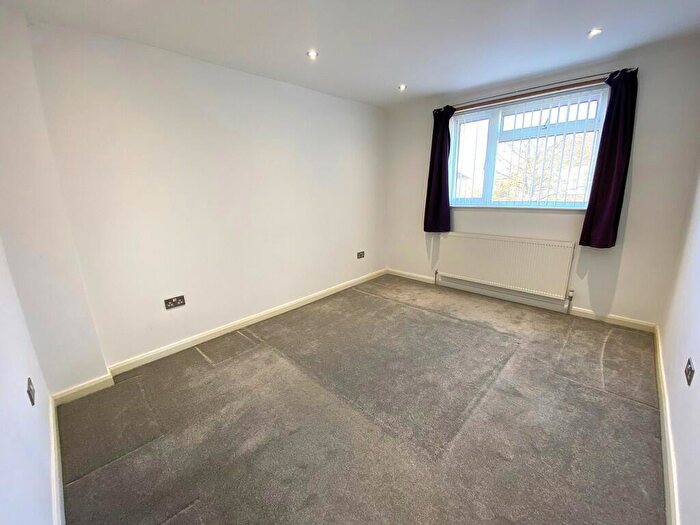 3 Bedroom End Of Terrace House For Sale In Lealand Road, Drayton, Hampshire, PO6