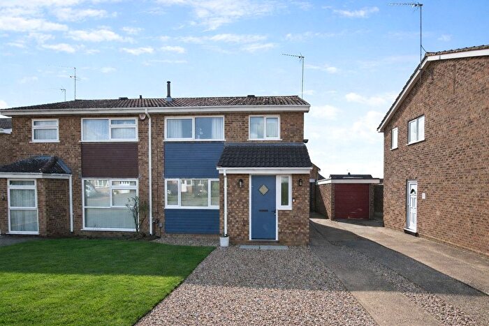 3 Bedroom Semi Detached House For Sale In Obelisk Rise, Kingsthorpe, Northampton, NN2