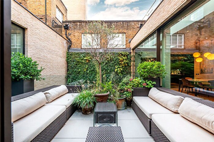 3 Bedroom Flat For Sale In Cheval Place, Knightsbridge, London, SW7