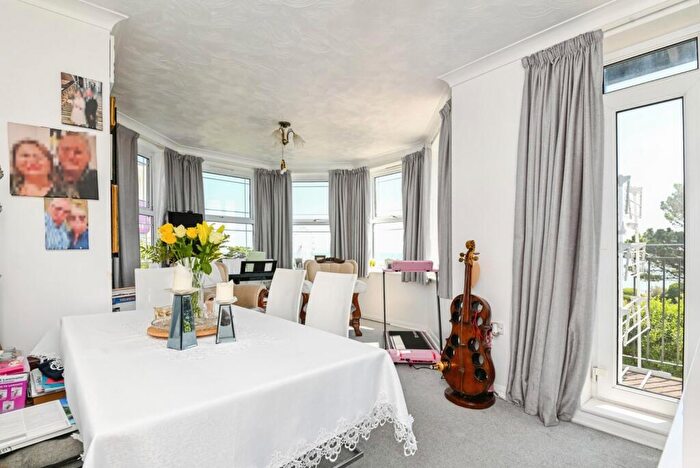 2 Bedroom Flat For Sale In Marine Parade West, Clacton-on-Sea, Essex, CO15
