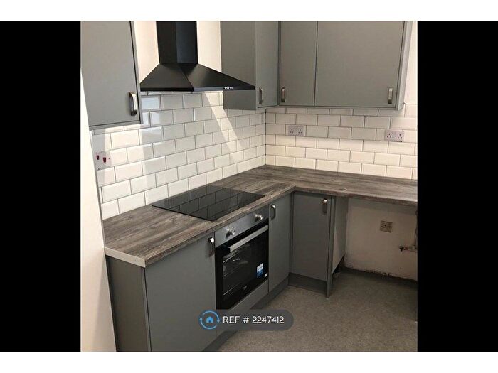 2 Bedroom Flat To Rent In Gorton Road, Stockport, SK5