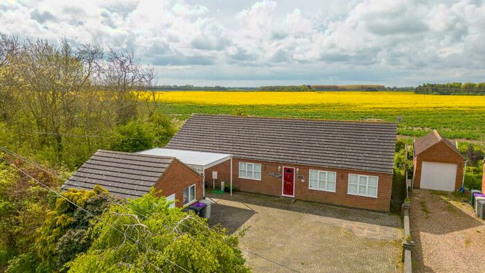 3 Bedroom Bungalow For Sale In Wainfleet Road, Firsby, PE23