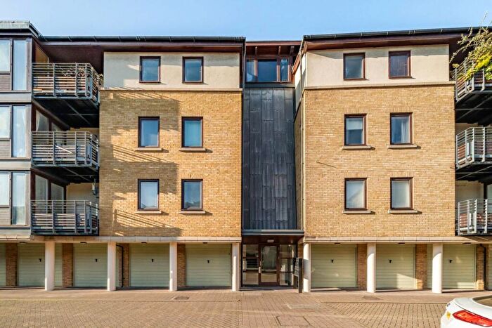 2 Bedroom Flat To Rent In Vantage Mews, Isle Of Dogs, London, E14