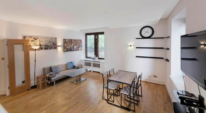 2 Bedroom Flat To Rent In Whitehouse Apartments, Belvedere Road, London, SE1