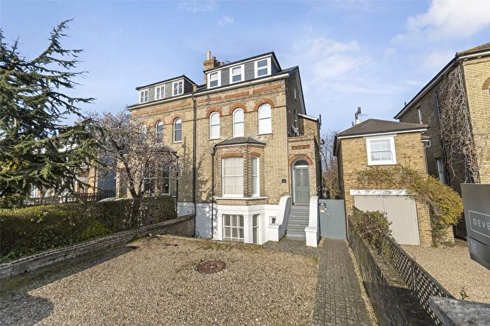 2 Bedroom Flat For Sale In Stanley Road, Teddington, TW11