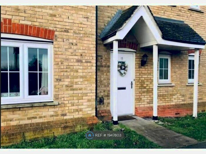 2 Bedroom Flat To Rent In Rowleys Road, Hertford, SG13