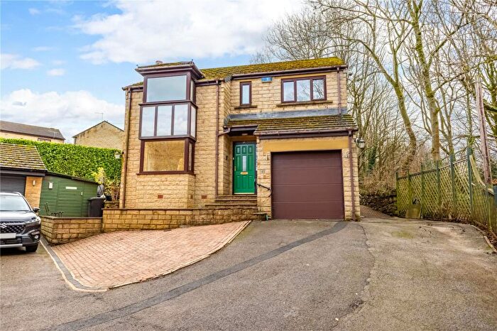 4 Bedroom Detached House For Sale In Woodchurch View, Thongsbridge, Holmfirth, HD9