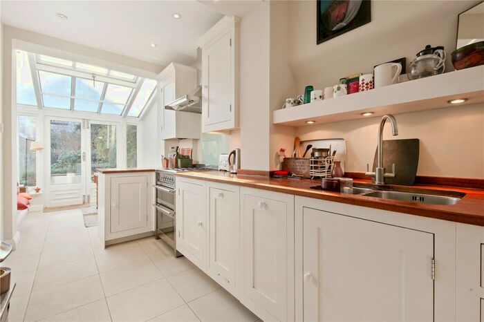 1 Bedroom Flat To Rent In Arundel Gardens, London, W11
