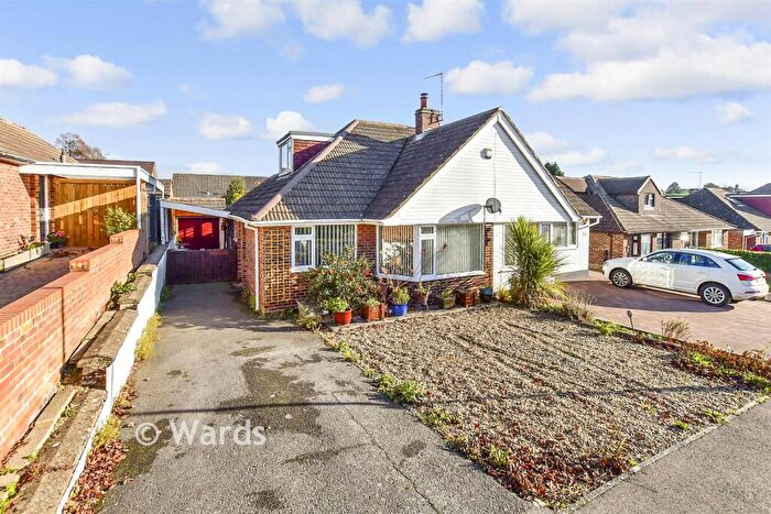 3 Bedroom Chalet For Sale In Shaftesbury Drive, Allington, Maidstone, Kent, ME16