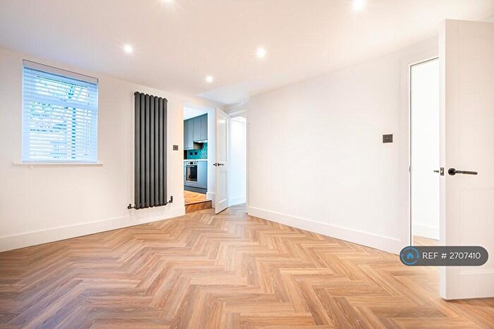 3 Bedroom Terraced House To Rent In Horace Street, Swindon, SN2