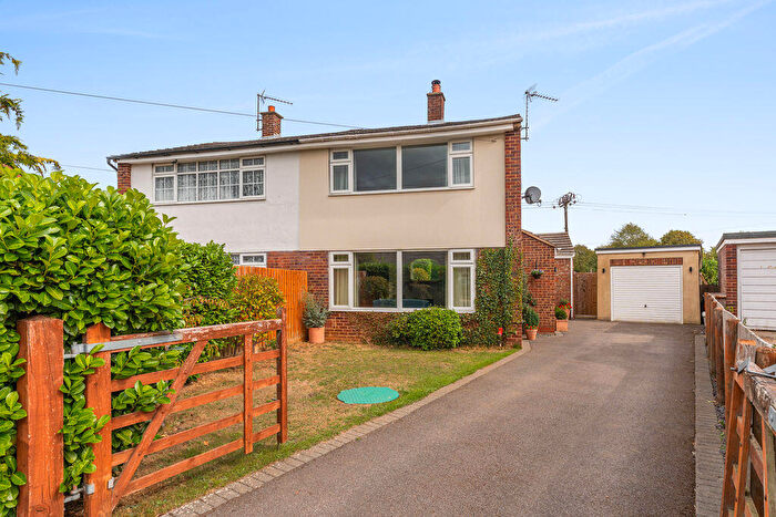 3 Bedroom Semi-Detached House For Sale In Newcombe Close, Milcombe, OX15