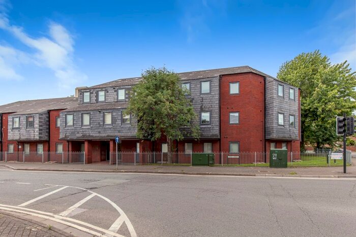 2 Bedroom Flat To Rent In Stert Street, Abingdon, OX14