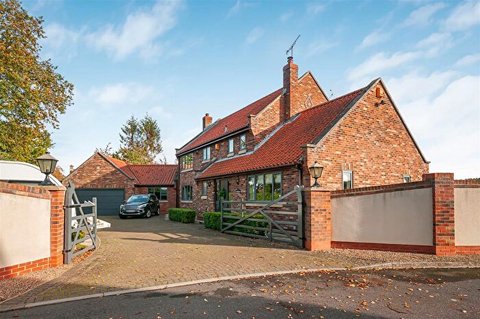 4 Bedroom Detached House For Sale In Parkfield, Bridge Road, Airmyn, Goole, DN14