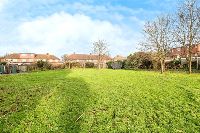 1 Bedroom Flat For Sale In Moore Crescent, Dagenham, Essex, RM9