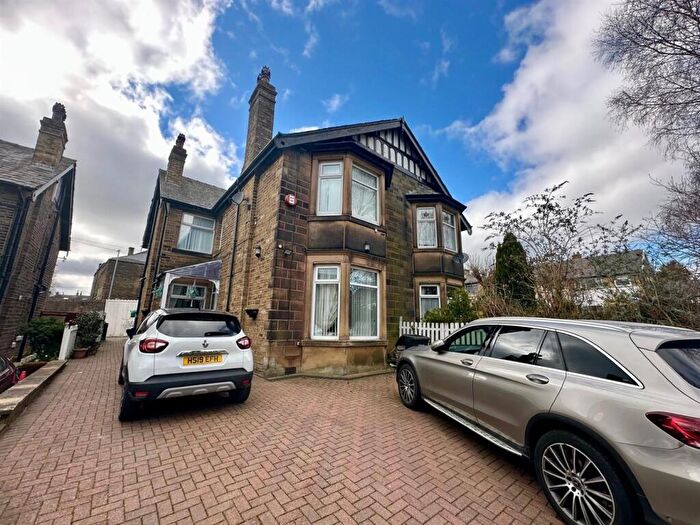 4 Bedroom Semi-Detached House For Sale In West Royd Villas, Halifax, HX1