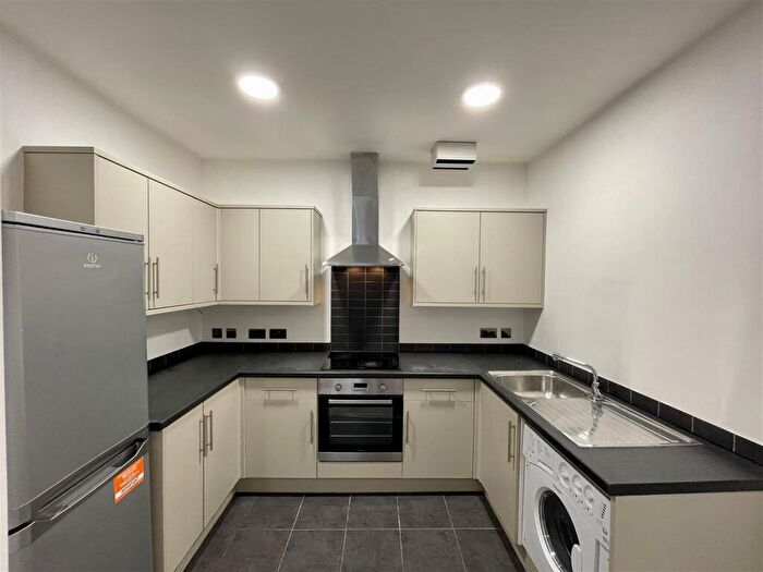 3 Bedroom Flat To Rent In St Mary Street, Cardiff, CF10