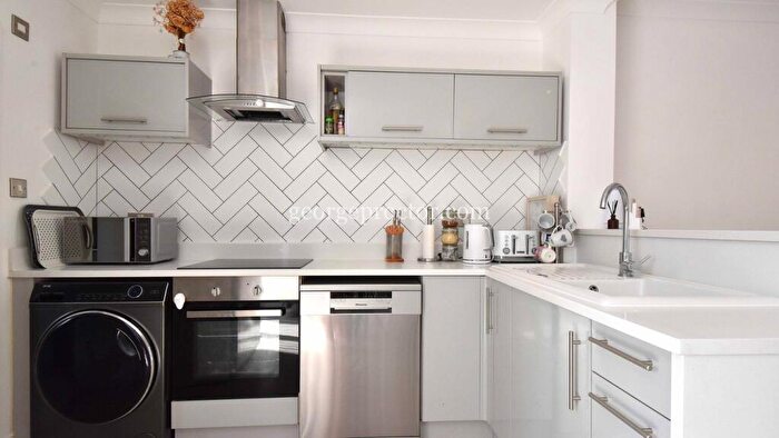 3 Bedroom Terraced House For Sale In Herbert Road, Bromley, BR2