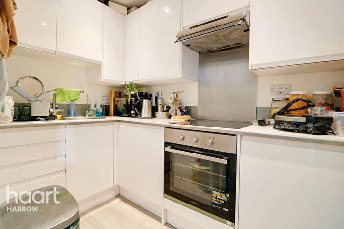 1 Bedroom Apartment For Sale In Imperial Drive, Harrow, HA2