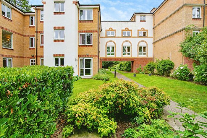 1 Bedroom Flat For Sale In Stafford Road, Caterham, Surrey, CR3