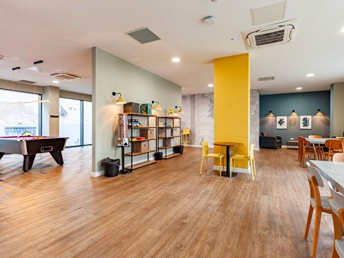 1 Bedroom Flat To Rent In High Street, Swansea, SA1