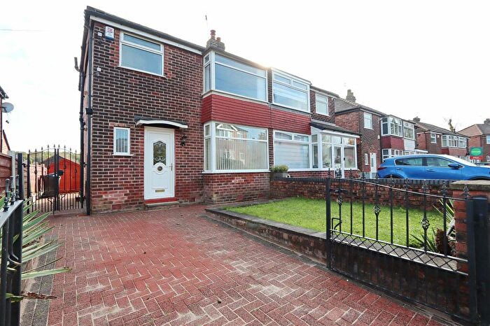 3 Bedroom Semi-Detached House To Rent In Edgeware Avenue, Prestwich, M25