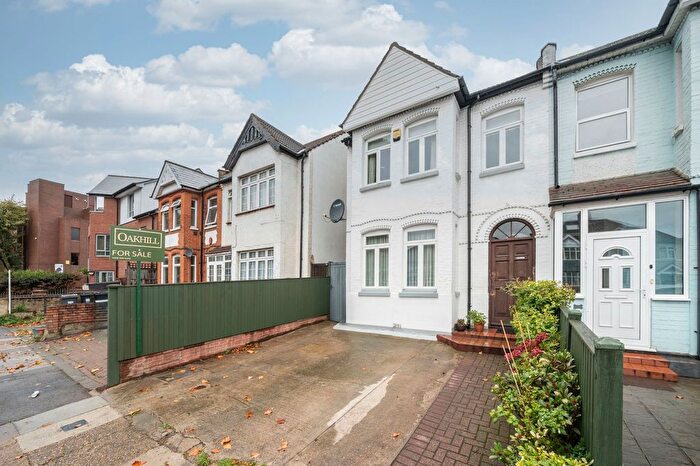 4 Bedroom Semi-detached House For Sale In London Road, Isleworth, TW7