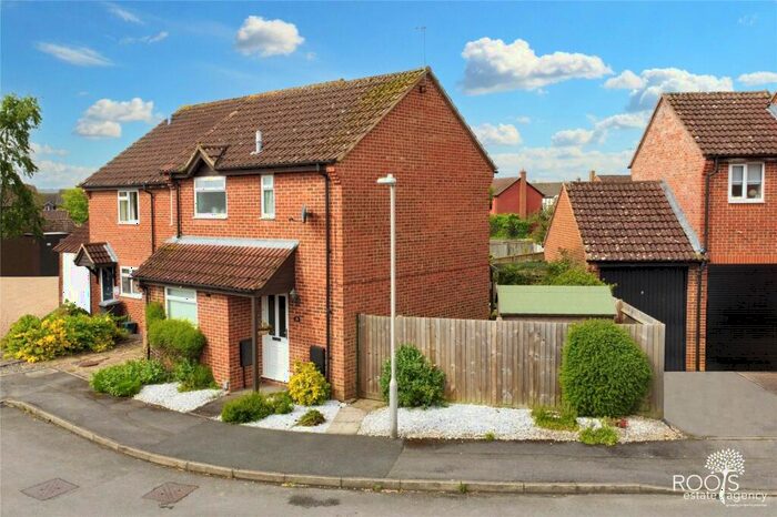 2 Bedroom End Of Terrace House For Sale In Wilfred Way, Thatcham, Berkshire, RG19