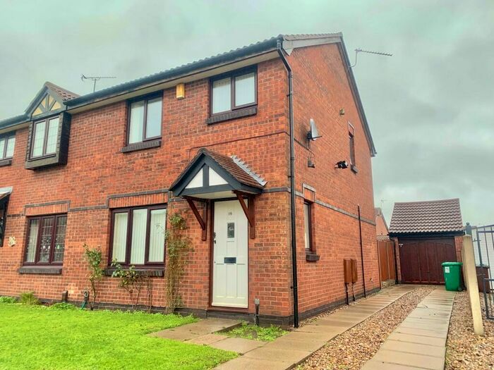 3 Bedroom Semi-Detached House To Rent In Callaway Close, Wollaton, NG8