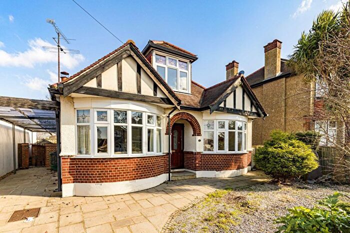 4 Bedroom Detached House To Rent In Grand Avenue, Berrylands, Surbiton, KT5