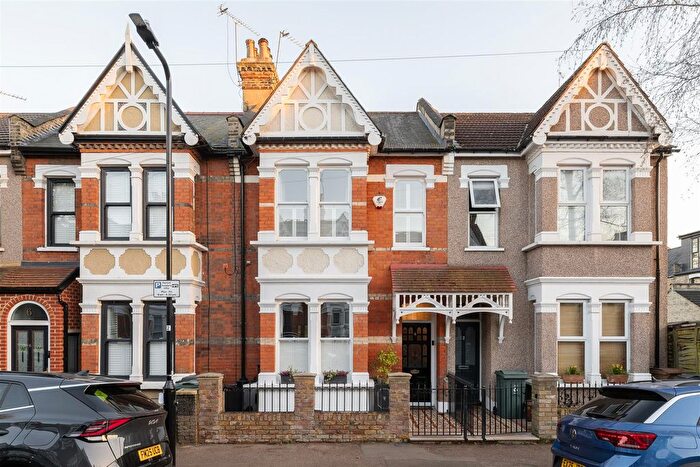 5 Bedroom Terraced House For Sale In Vincent Road, Highams Park, E4