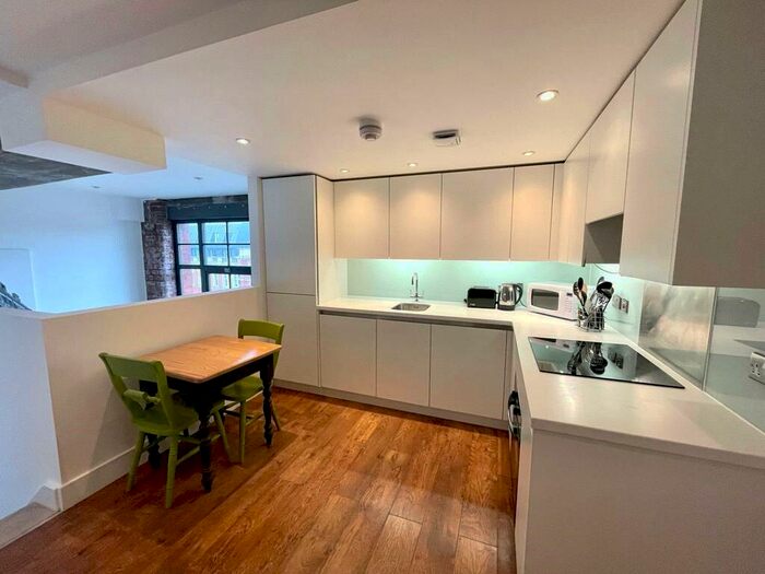 2 Bedroom Flat To Rent In Crispin Lofts, New York Road, Leeds, West Yorkshire, LS2