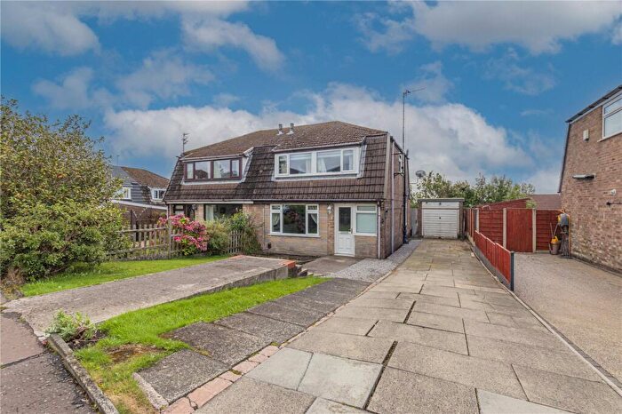 3 Bedroom Semi-Detached House For Sale In Shawclough Way, Shawclough, Rochdale, OL12