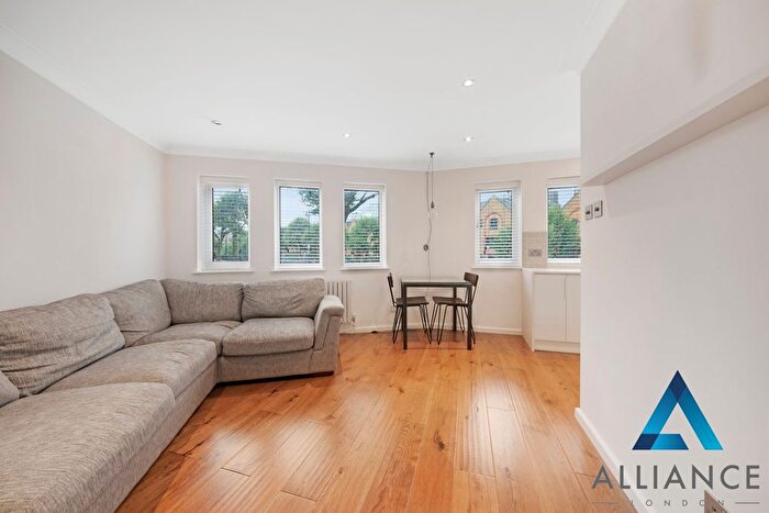 2 Bedroom Flat To Rent In Cork Square, London, E1W