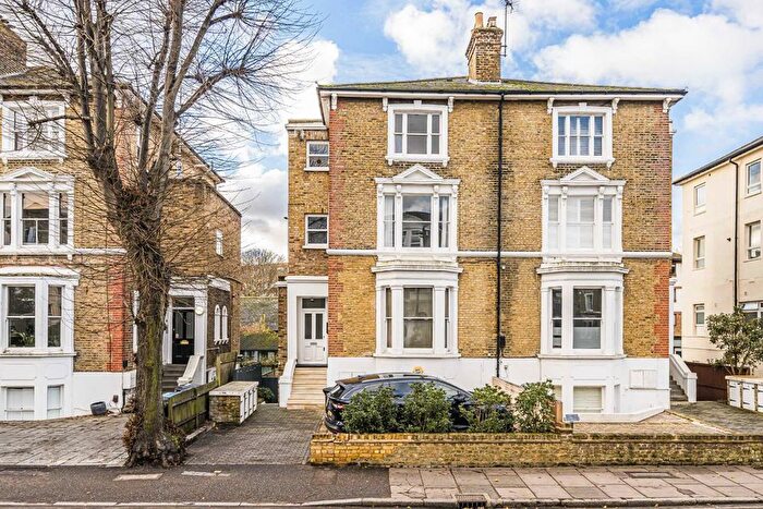 2 Bedroom Flat To Rent In Church Road, Richmond, TW9