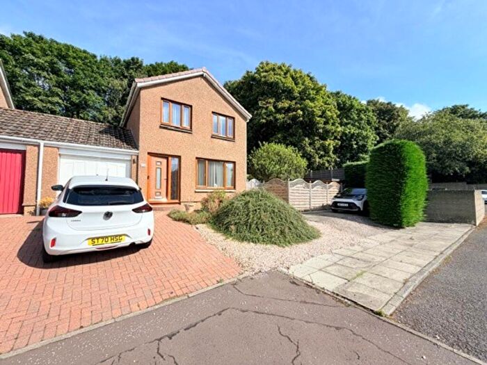 3 Bedroom Link Detached House For Sale In Lennox Court, Glenrothes, KY6