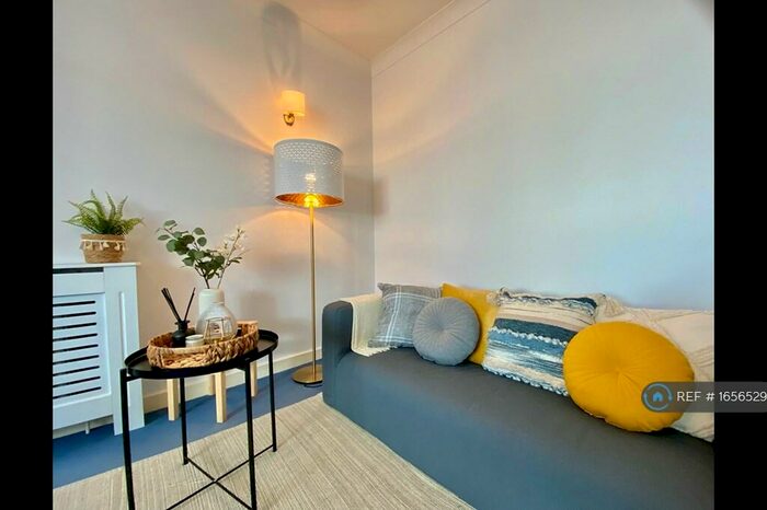 1 Bedroom Flat To Rent In Barnby Street, London, E15