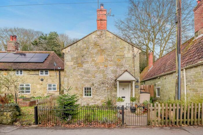 3 Bedroom Detached House For Sale In Fovant Wiltshire, SP3