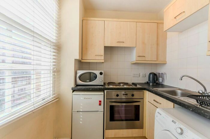 Studio To Rent In Edgware Road, Marylebone, London, W2