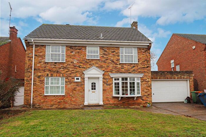 4 Bedroom House To Rent In Grange Gardens, Heath And Reach, Leighton Buzzard, LU7