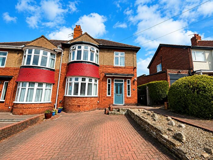 3 Bedroom Semi-Detached House For Sale In Colbeck Avenue, Swalwell, Newcastle Upon Tyne, NE16