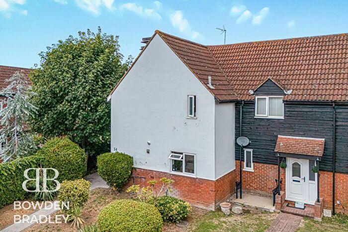 4 Bedroom Semi-Detached House For Sale In St. Marys Way, Chigwell, IG7